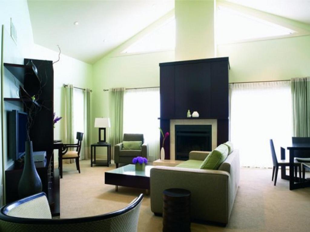 Taboo Muskoka Hotel Gravenhurst Ngoại thất bức ảnh