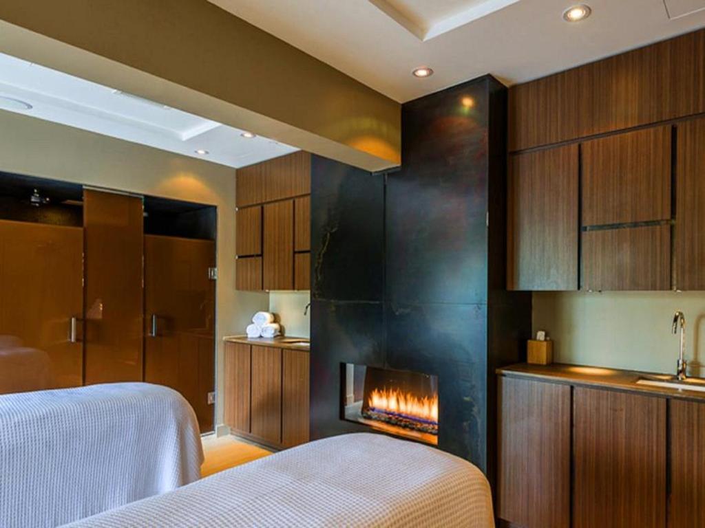 Taboo Muskoka Hotel Gravenhurst Ngoại thất bức ảnh