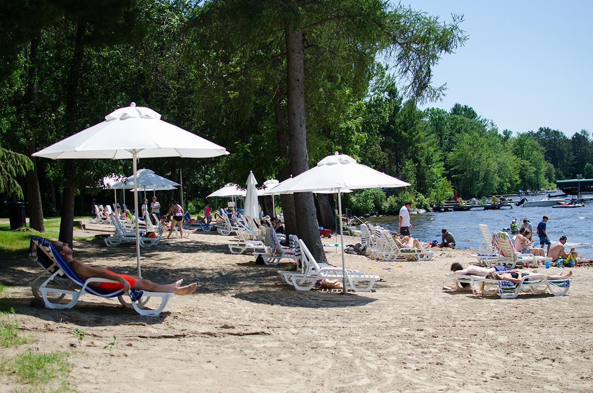 Taboo Muskoka Hotel Gravenhurst Ngoại thất bức ảnh