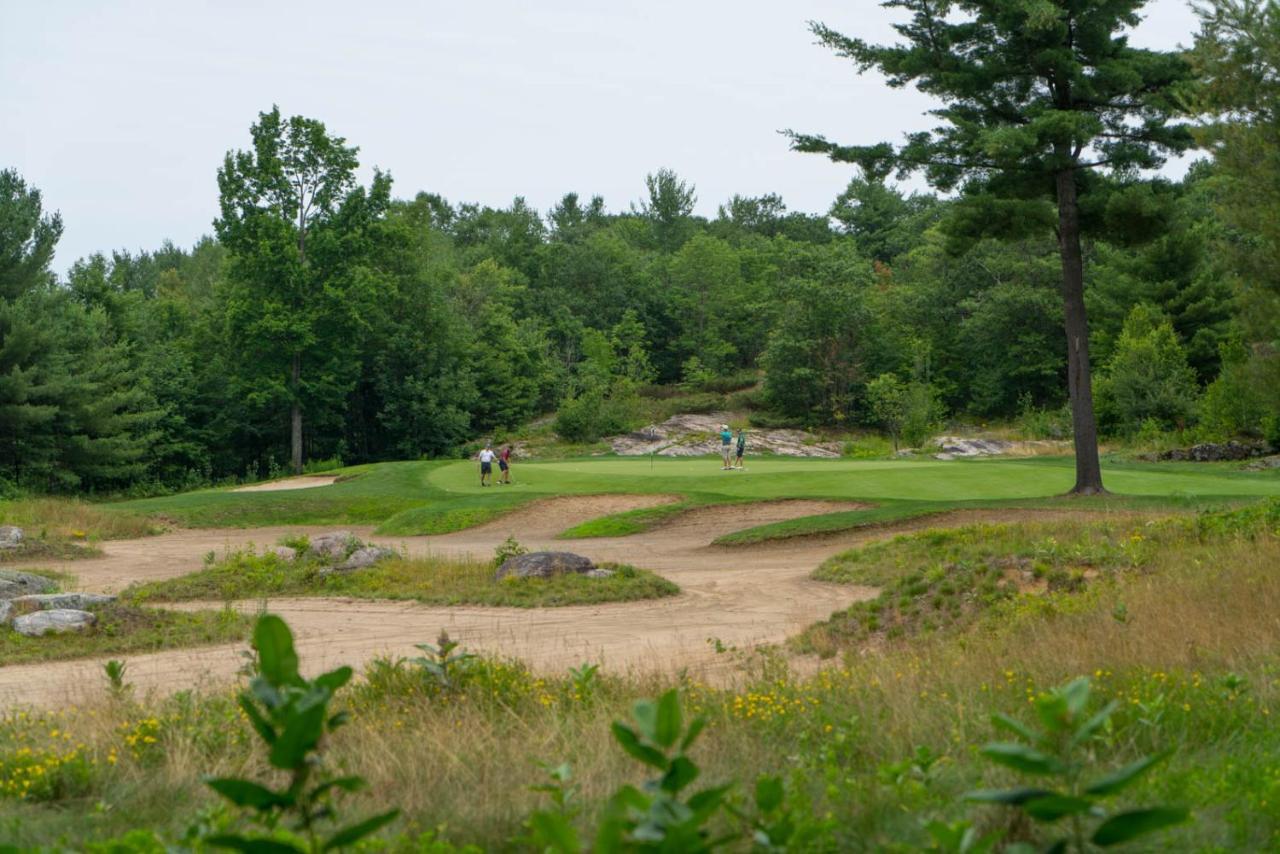 Taboo Muskoka Hotel Gravenhurst Ngoại thất bức ảnh