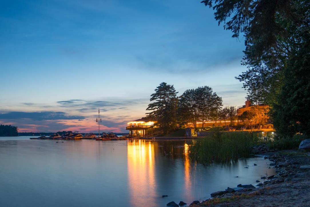 Taboo Muskoka Hotel Gravenhurst Ngoại thất bức ảnh