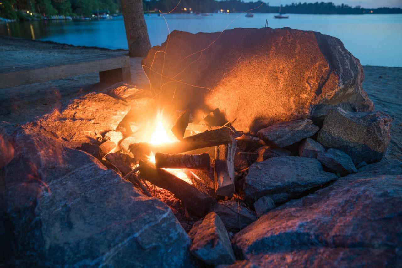 Taboo Muskoka Hotel Gravenhurst Ngoại thất bức ảnh